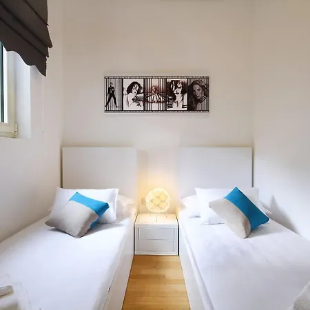 Aquamarine - Two Bedrooms - Near The Old Town