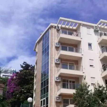 Apartment Aquamarine - Two Bedrooms - Near The Old Town