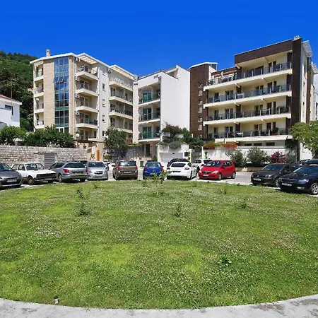 Aquamarine - Two Bedrooms - Near The Old Town Budva