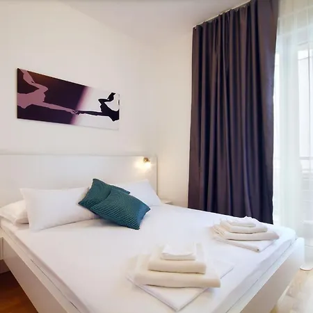 Aquamarine - Two Bedrooms - Near The Old Town Budva