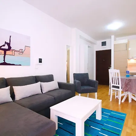 Aquamarine - Two Bedrooms - Near The Old Town * Budva