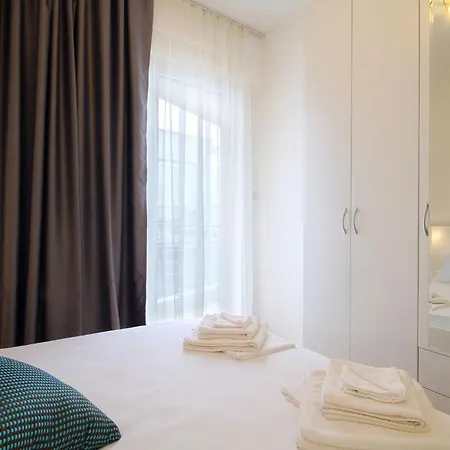 Aquamarine - Two Bedrooms - Near The Old Town